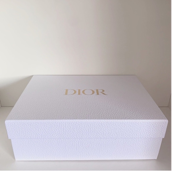 Large Dior Storage Box Pebbled White With Gold Logo Authentic NEW 12.5”x9”x4.5” - Picture 1 of 5